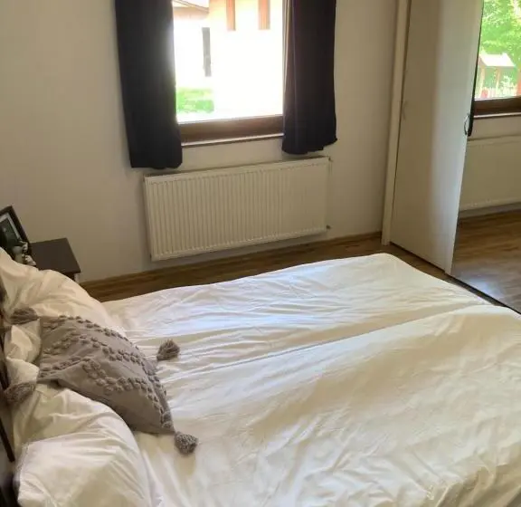 スタンダードルーム, Kancsal Harcsa Panzió és Halászcsárda