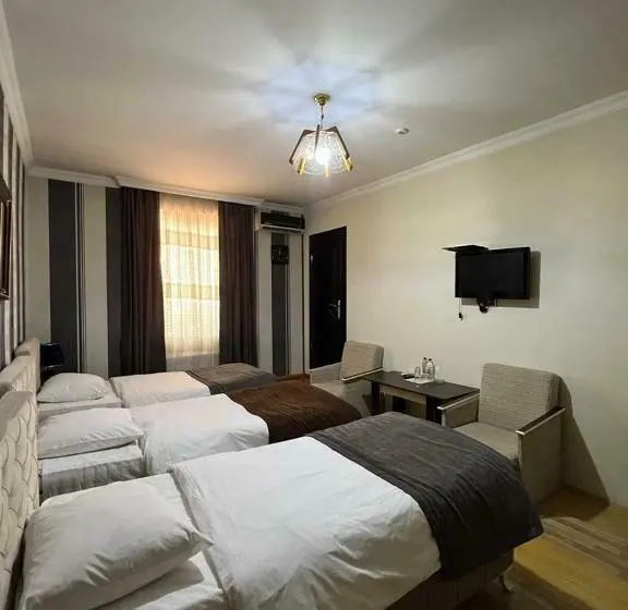 اتاق استاندارد سه نفره, Issam Hotel & Spa Sheki
