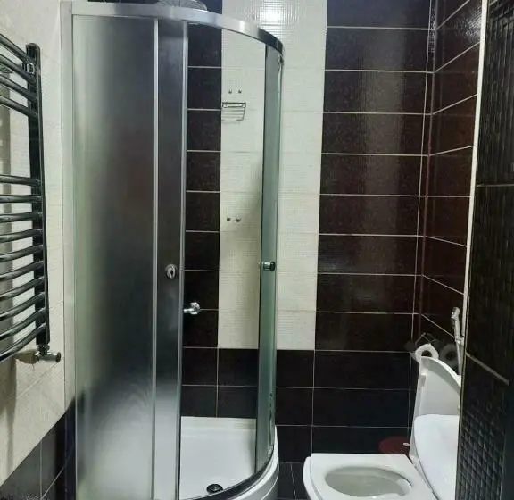 اتاق استاندارد سه نفره, Issam Hotel & Spa Sheki