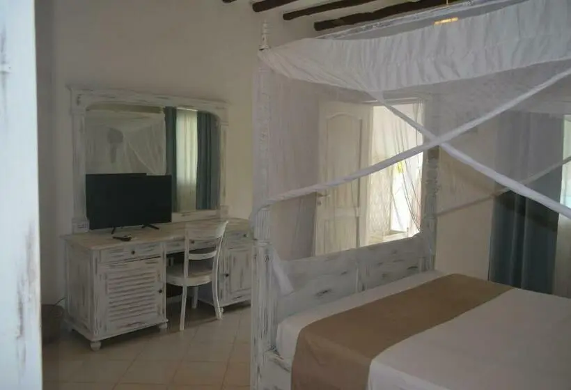 اتاق لوکس با چشم‌انداز دریا, Twiga Beach Resort