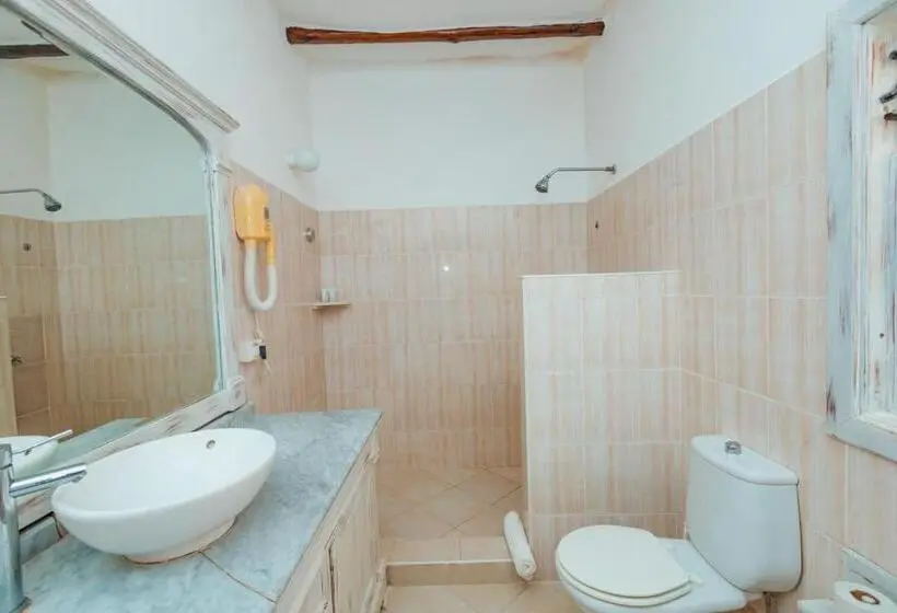 اتاق لوکس با چشم‌انداز دریا, Twiga Beach Resort
