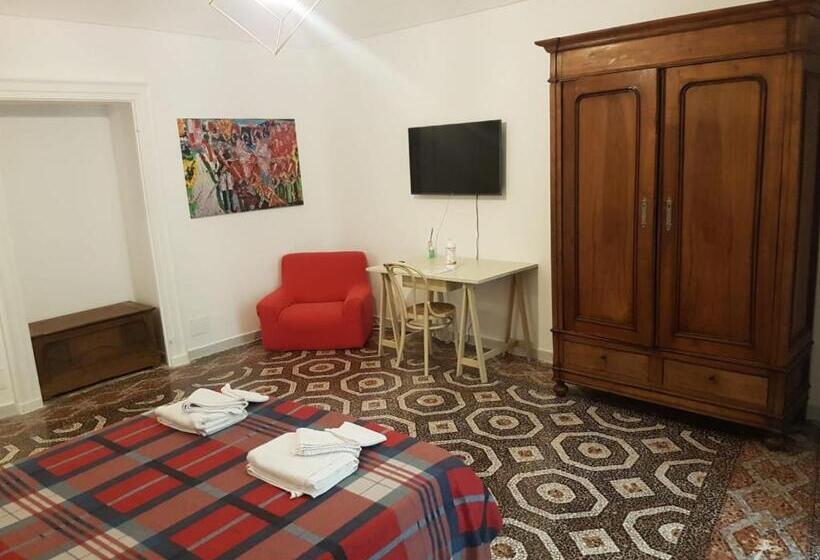 Номер Стандарт, Gusterhouse