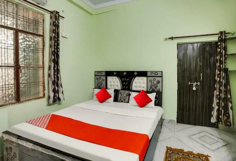 Classic Kolmen Hengen Huone, Oyo Flagship 81292 Love To Serve Oyo