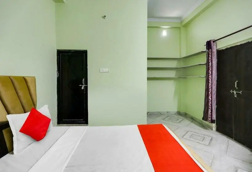 Classic Kolmen Hengen Huone, Oyo Flagship 81292 Love To Serve Oyo