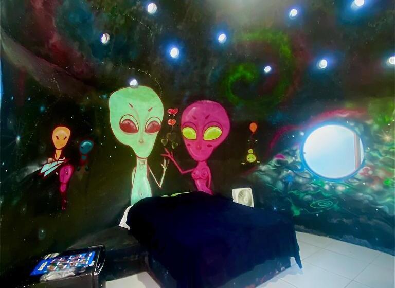 Номер Стандарт, Espaço Naves Lunazen