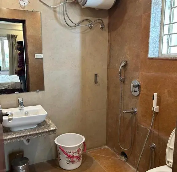 Suite Lit King, The Aster Enclave