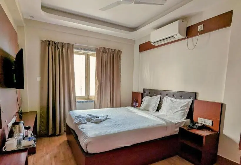 Chambre Supérieure Lit King Size, The Aster Enclave