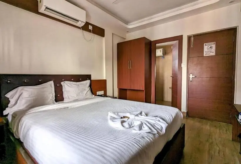Chambre Supérieure Lit King Size, The Aster Enclave