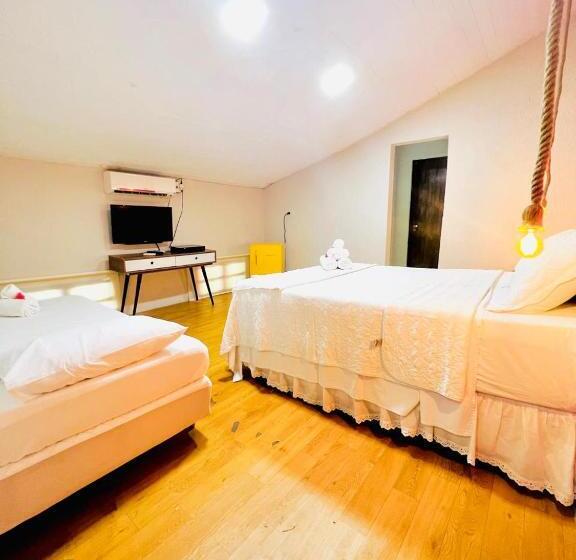 スタンダード4人部屋, Noronha Pousada Mar