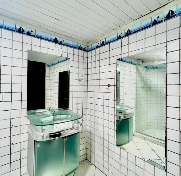 スタンダード4人部屋, Noronha Pousada Mar