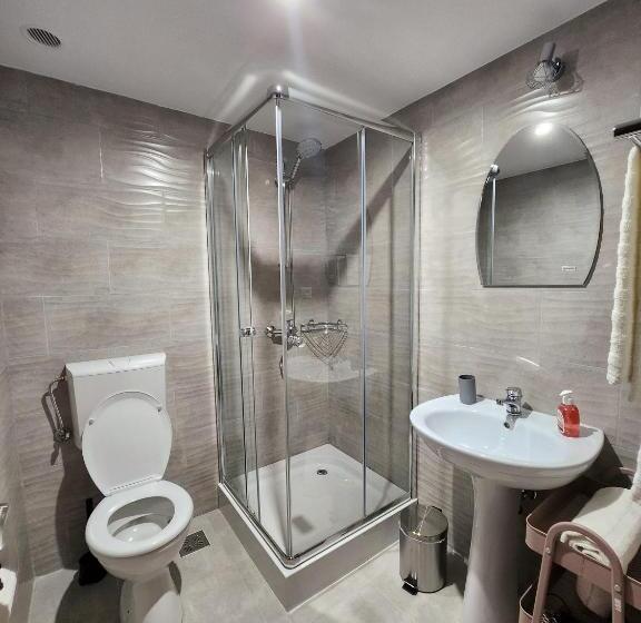 Номер Стандарт с Балконом, Pensiunea Sara Pe Deal