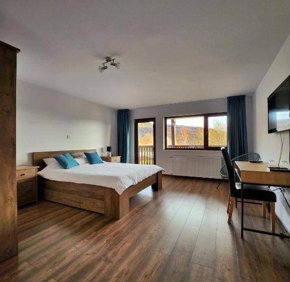 Номер Стандарт с Балконом, Pensiunea Sara Pe Deal