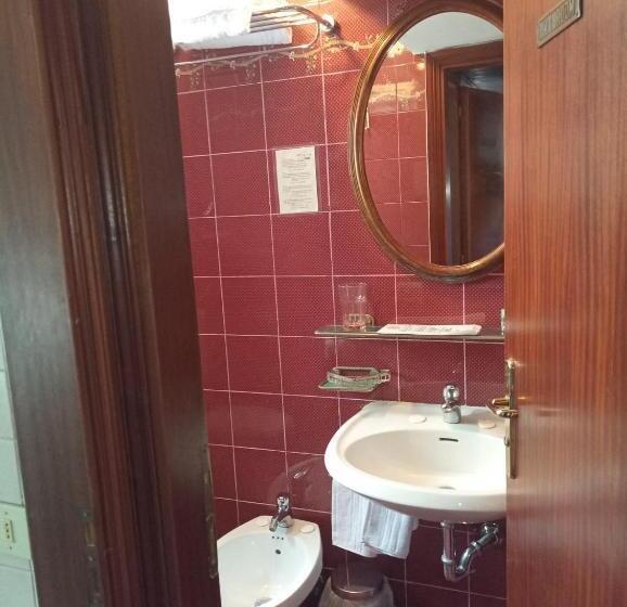 バルコニー付きスタンダードルーム, Al Mari Suites