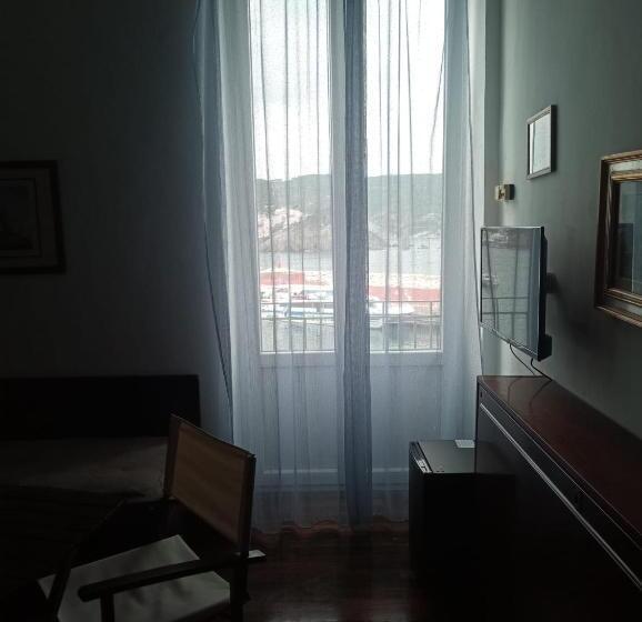 バルコニー付きスタンダードルーム, Al Mari Suites