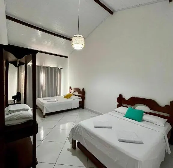 سوییت خانوادگی, D Ajuda Inn