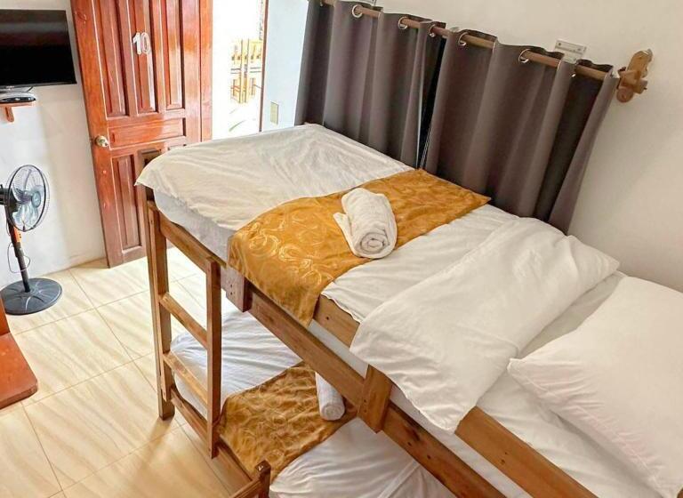 スタンダード4人部屋, Earl De Princesa