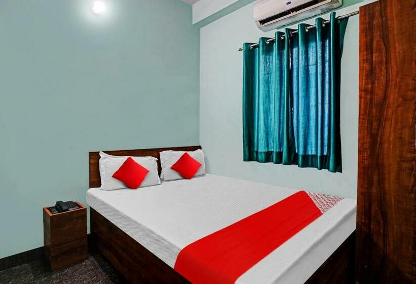 חדר קלאסי לשלושה, Oyo Flagship 81304  Np Prince Inn