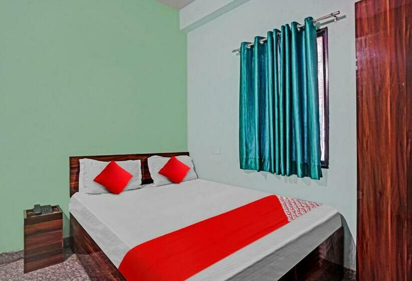 חדר קלאסי לשלושה, Oyo Flagship 81304  Np Prince Inn