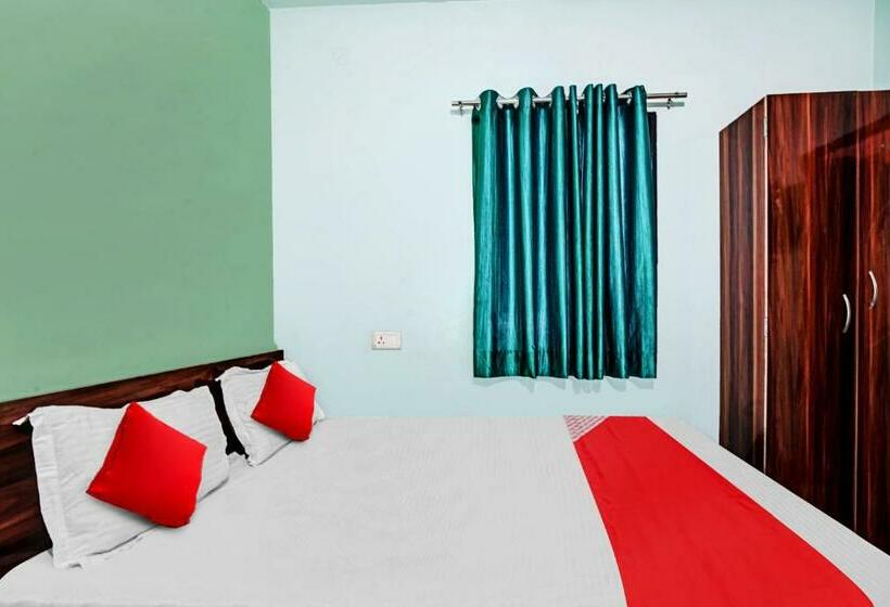 חדר קלאסי לשלושה, Oyo Flagship 81304  Np Prince Inn