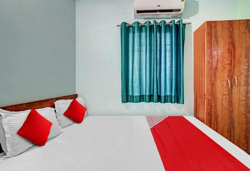 חדר קלאסי לשלושה, Oyo Flagship 81304  Np Prince Inn