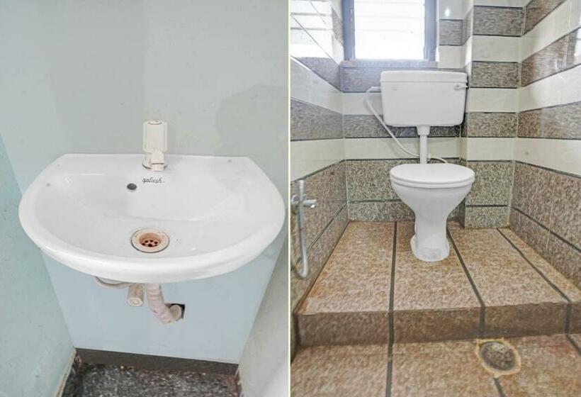 חדר קלאסי לשלושה, Oyo Flagship 81304  Np Prince Inn