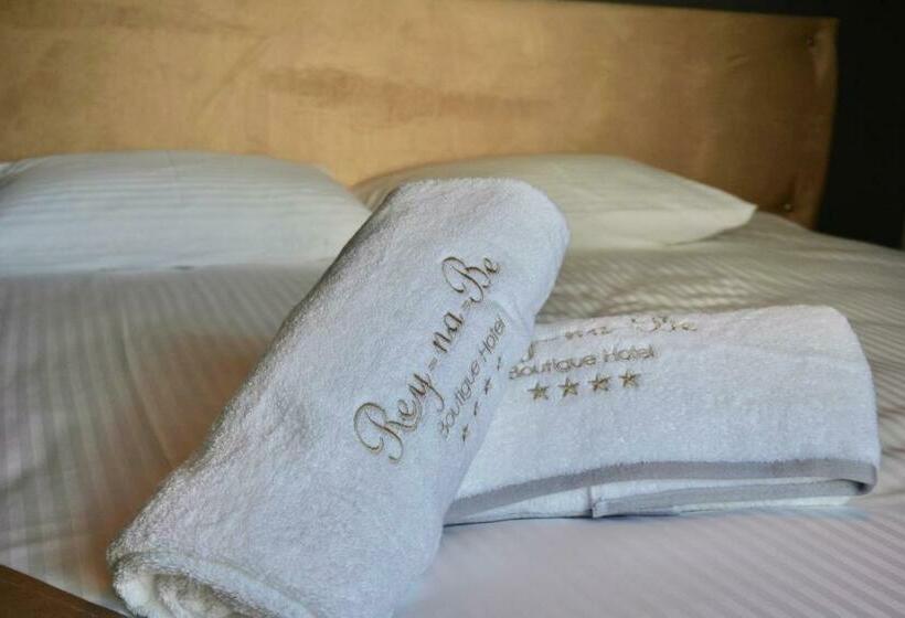 バルコニー付きデラックスルーム, Reynabe Boutique