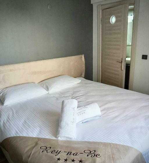 バルコニー付きデラックスルーム, Reynabe Boutique