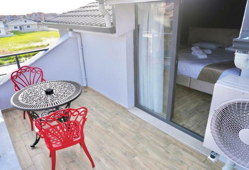 テラス付きスタンダードルーム, Reynabe Boutique