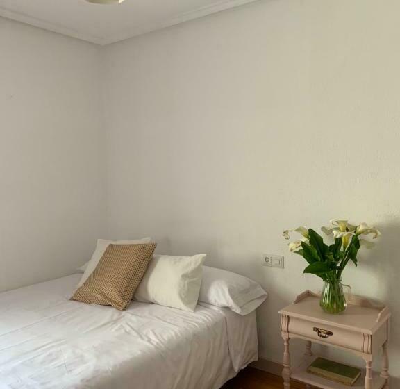 اتاق استاندارد سه نفره, Casa Loopez Hostel