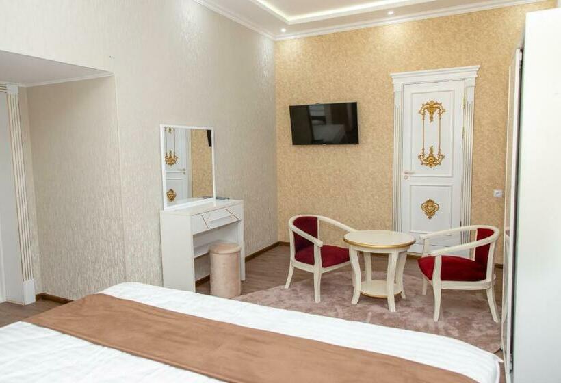 חדר סטנדרט, The Royal