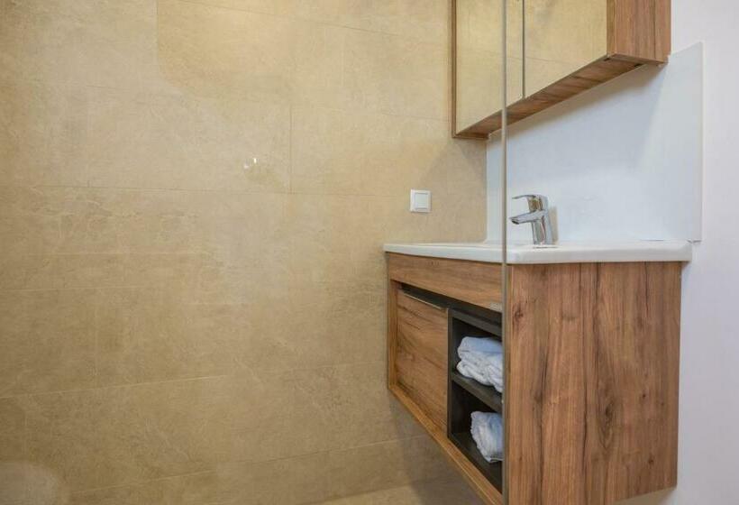 استودیو استاندارد با بالکن, Villa Emina Sa Privatnom Plažom I Parkingom