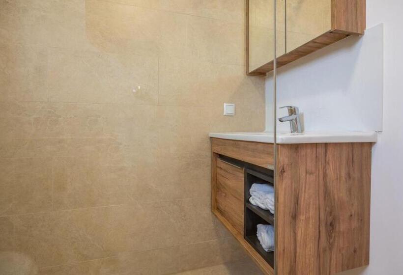 استودیوی استاندارد با چشمانداز دریا, Villa Emina Sa Privatnom Plažom I Parkingom