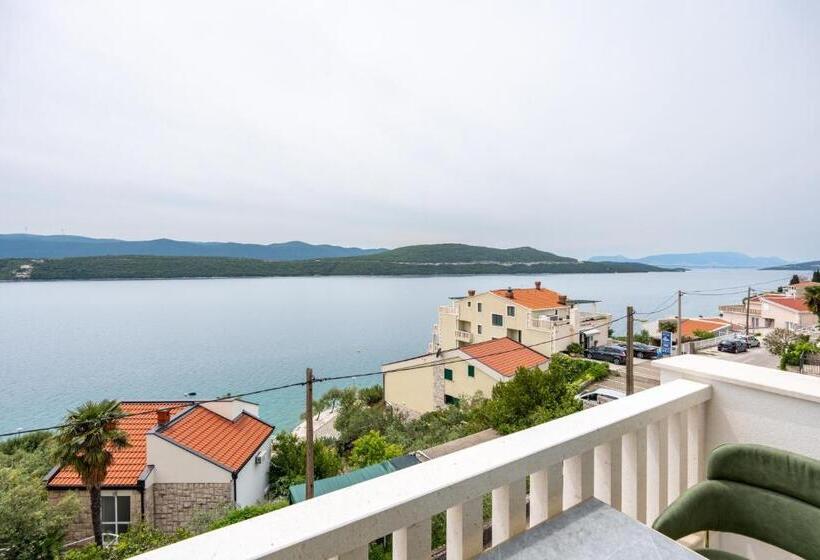 استودیو استاندارد با بالکن, Villa Emina Sa Privatnom Plažom I Parkingom