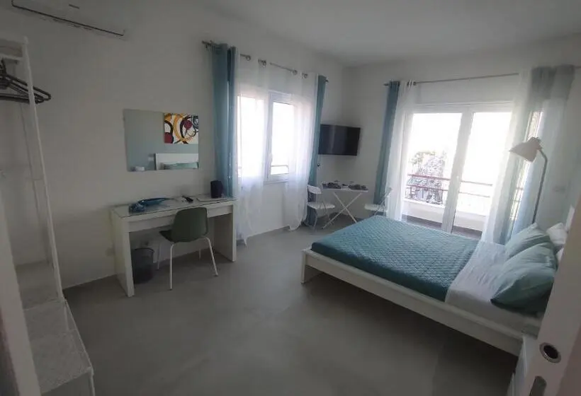 اتاق استاندارد با چشم‌انداز دریا, B&b La Finestra Sul Mare