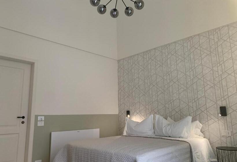 اتاق لوکس با بالکن, Il Sogno Di Mimì