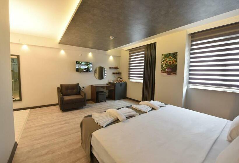 חדר סופריור לשלושה, Sunflower Otel