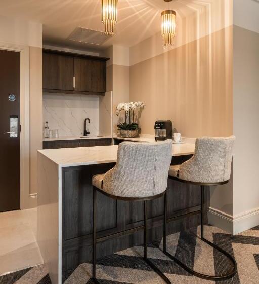 스위트, The Ebrington