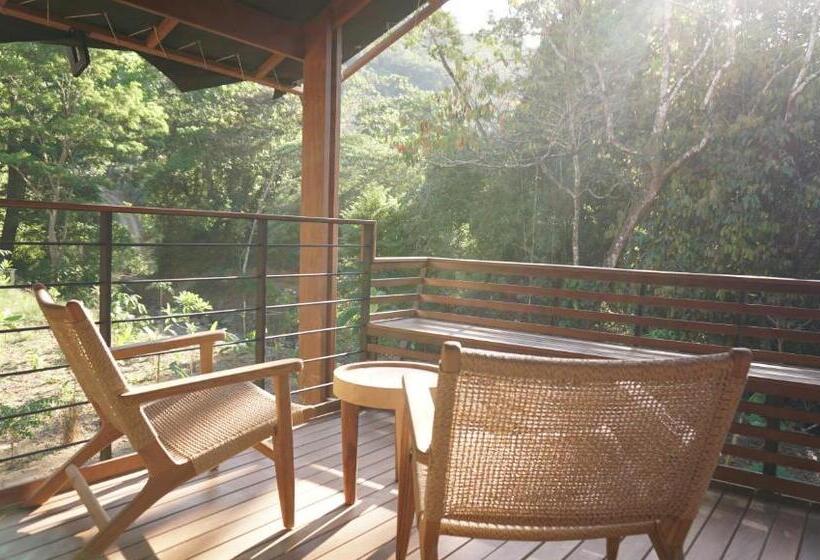 디럭스 스위트, Sangha Retreat