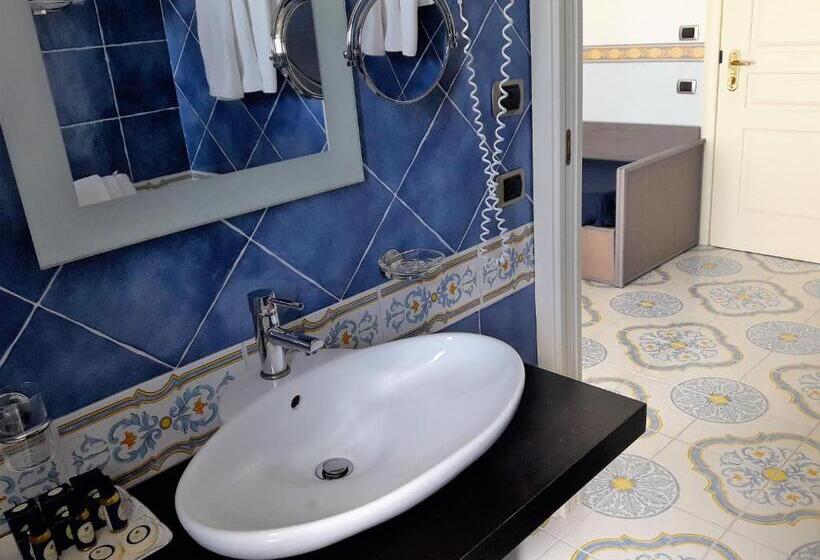 غرفة قياسية رباعية, Stella Maris