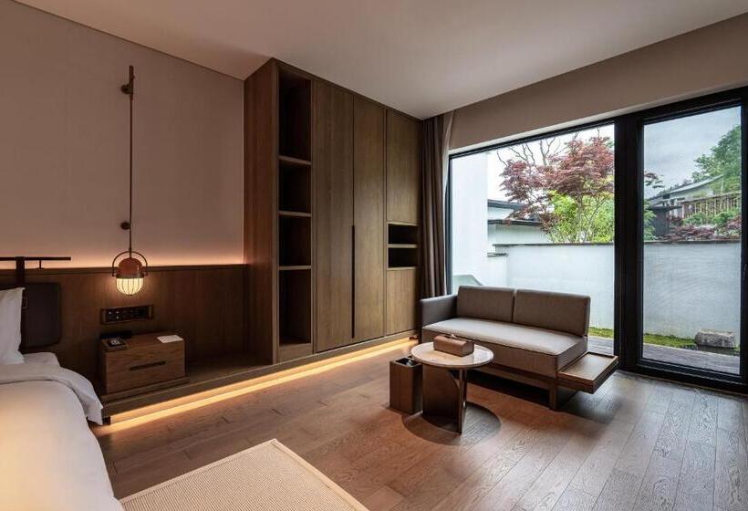 Büyük Çift Kişilik Yataklı Lüks Oda, Wishgarden Resort