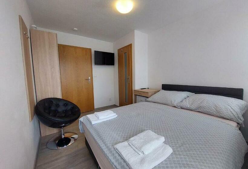 スタンダードルーム, Penzion Strachotín