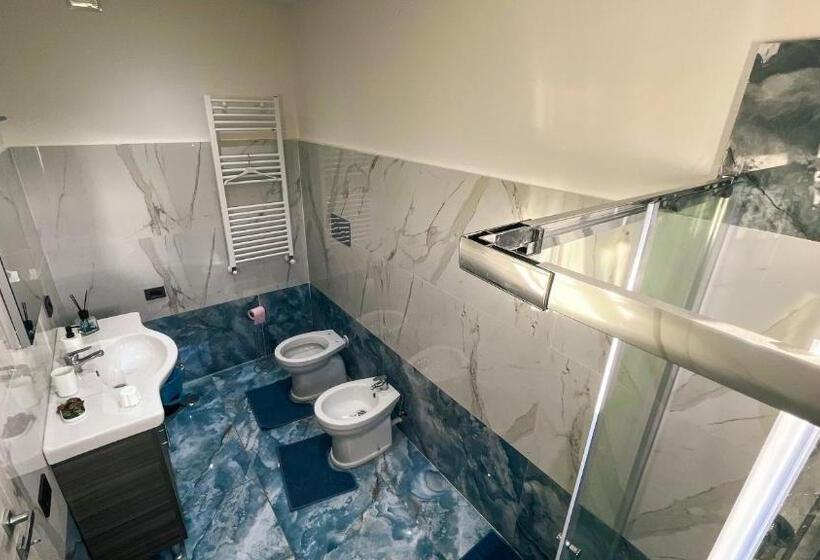 四人豪华间, Russo Brother S B&b