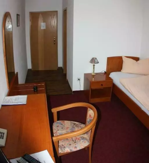 Standard Yhden Hengen Huone, Eiscafe Pizzeria Hotel Rialto