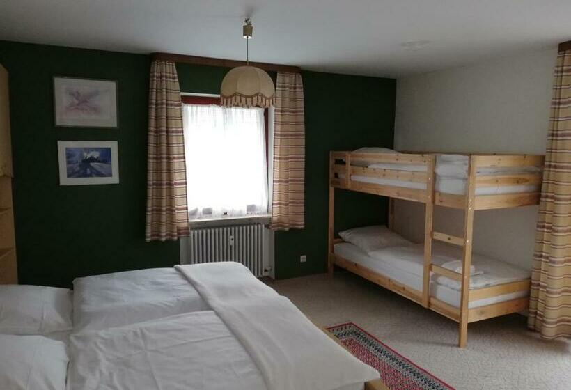 Четырехместный Номер Классик, Pension Zum Bierhaus