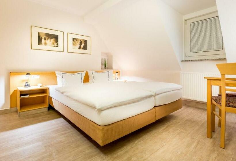 스탠다드 룸, Am Rokokogarten