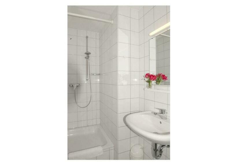 스탠다드 룸, Am Rokokogarten