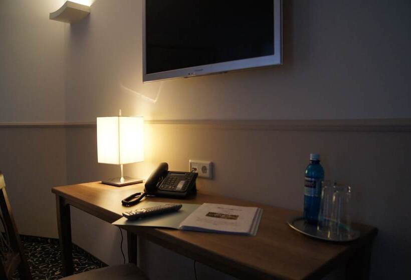 스탠다드 룸, Andreas