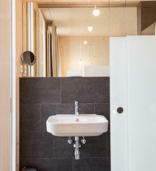 חדר ביזנס, Bader