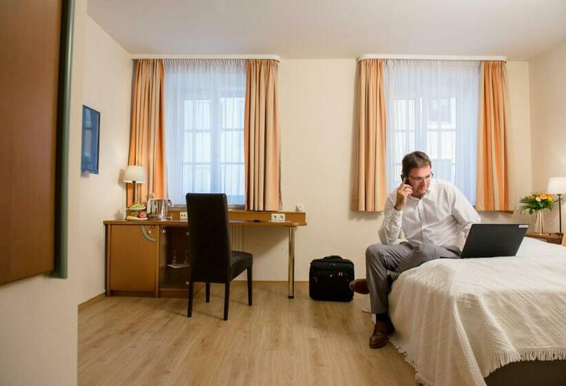 Номер Стандарт, Boardinghouse Pfarrkirchen