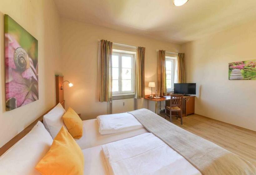 Номер Стандарт, Boardinghouse Pfarrkirchen